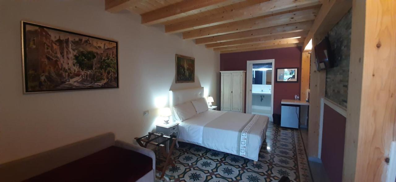 Al Castello B&B มิลาซโซ ภายนอก รูปภาพ