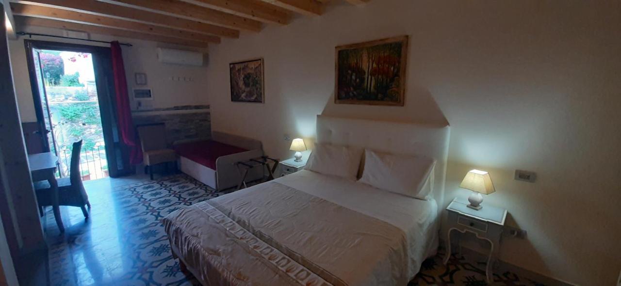Al Castello B&B มิลาซโซ ภายนอก รูปภาพ
