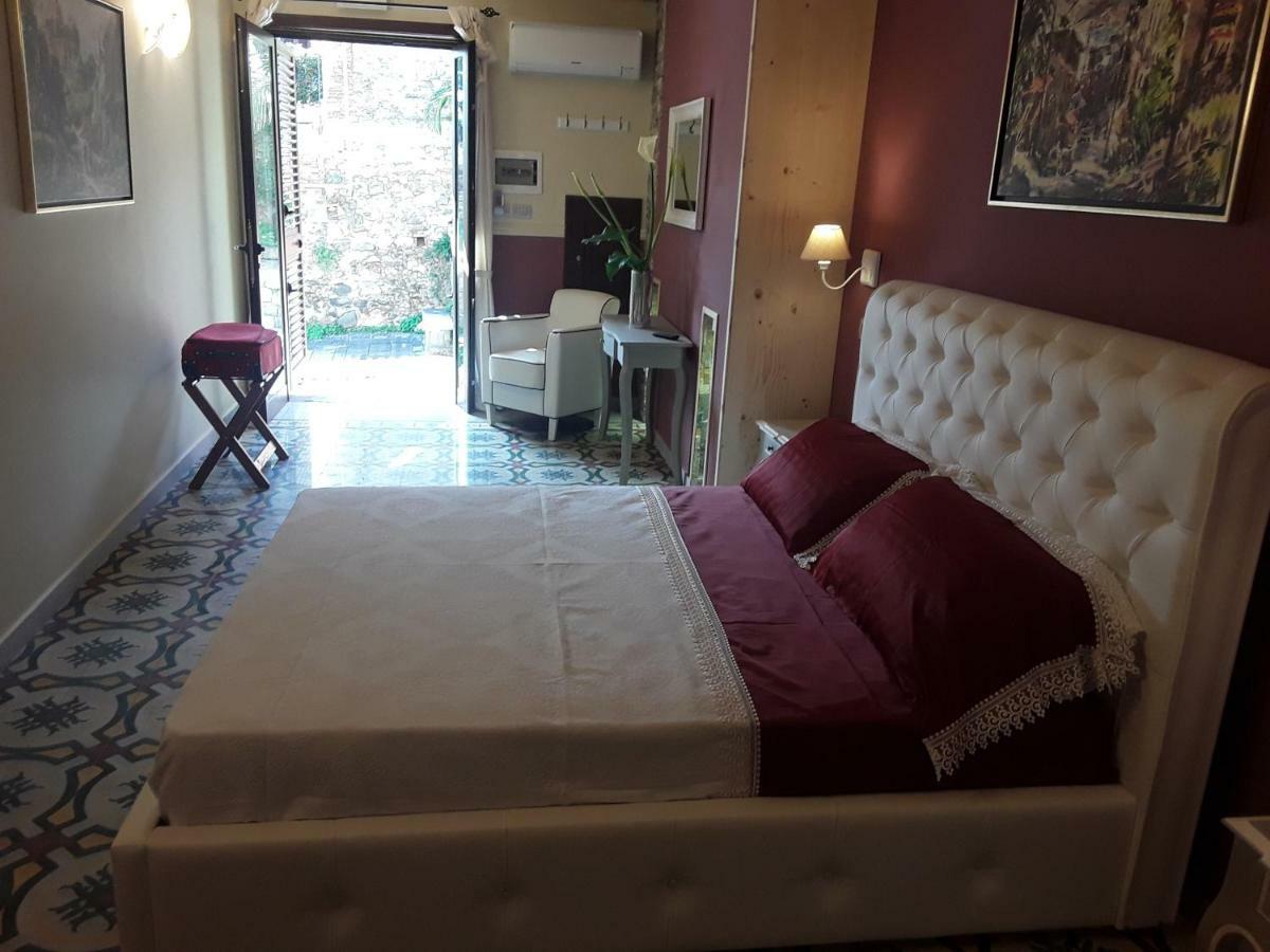 Al Castello B&B มิลาซโซ ภายนอก รูปภาพ