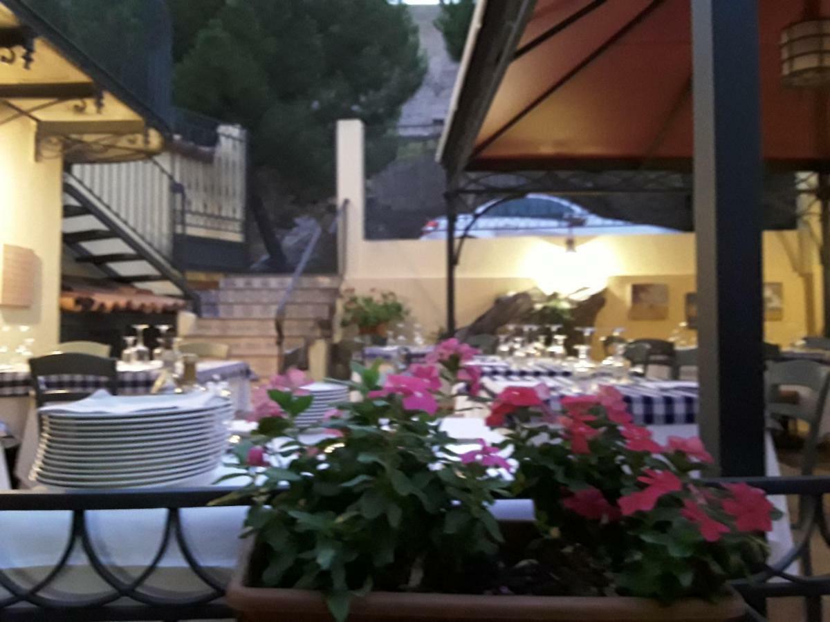 Al Castello B&B มิลาซโซ ภายนอก รูปภาพ