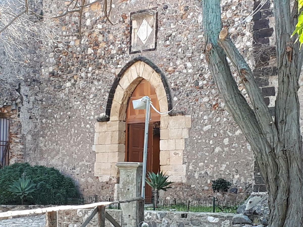 Al Castello B&B มิลาซโซ ภายนอก รูปภาพ